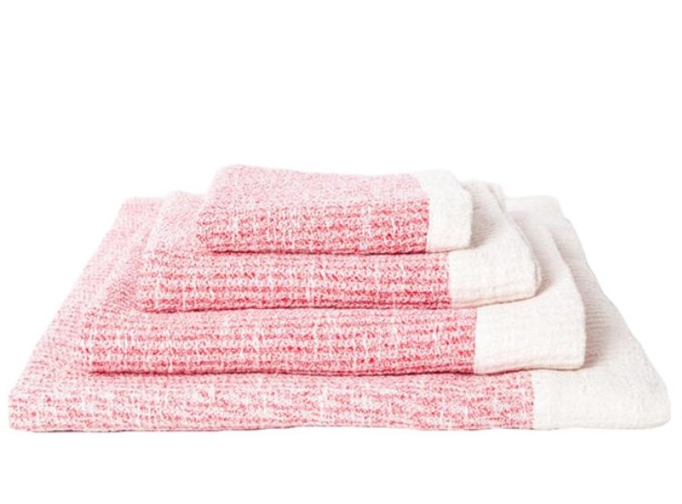 https://www.homebodydenver.com/cdn/shop/products/medium-red-ribbed-hand-towel-127635_752x556.jpg?v=1637953634