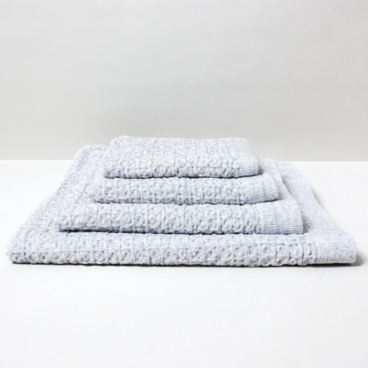 https://www.homebodydenver.com/cdn/shop/products/relattice-hand-towel-m-809159_1200x1200.jpg?v=1637954107